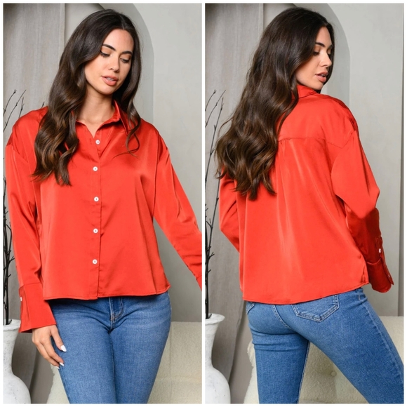 PEACH LOVE CALIFORNIA Sophisticated Chic Red Long Sleeves Top - Picture 5 of 5